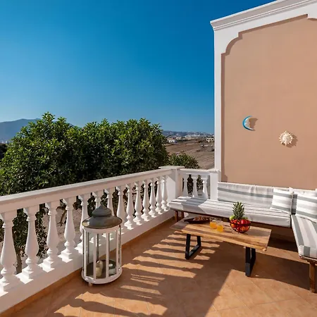 Anna's Monolithos (Santorini)