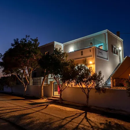 Anna's Villa Monolithos (Santorini)