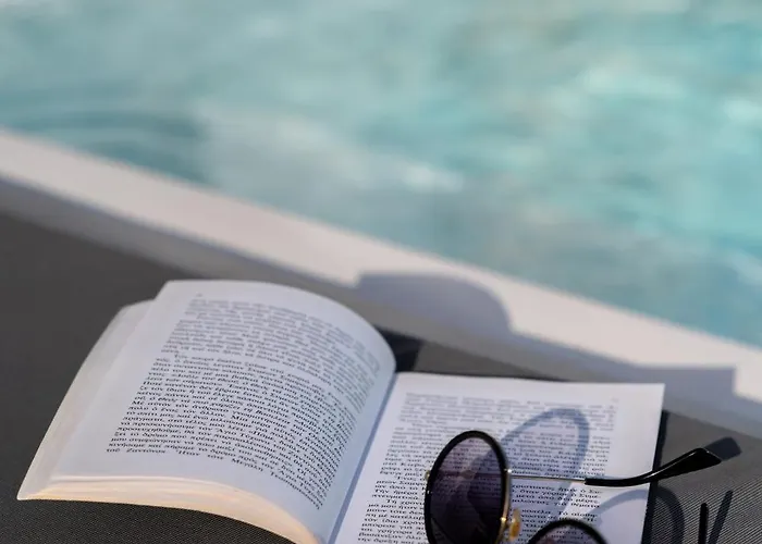 Villa Anna's Monolithos