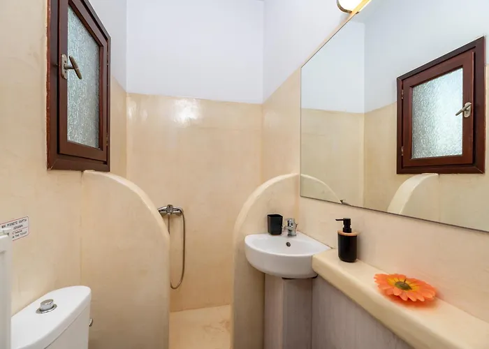 Villa Anna's Monolithos