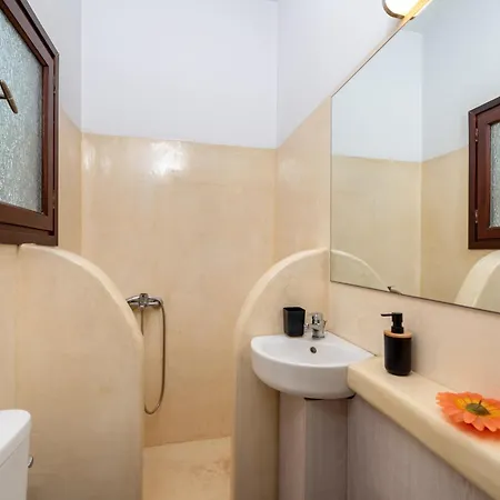 Villa Anna's Monolithos